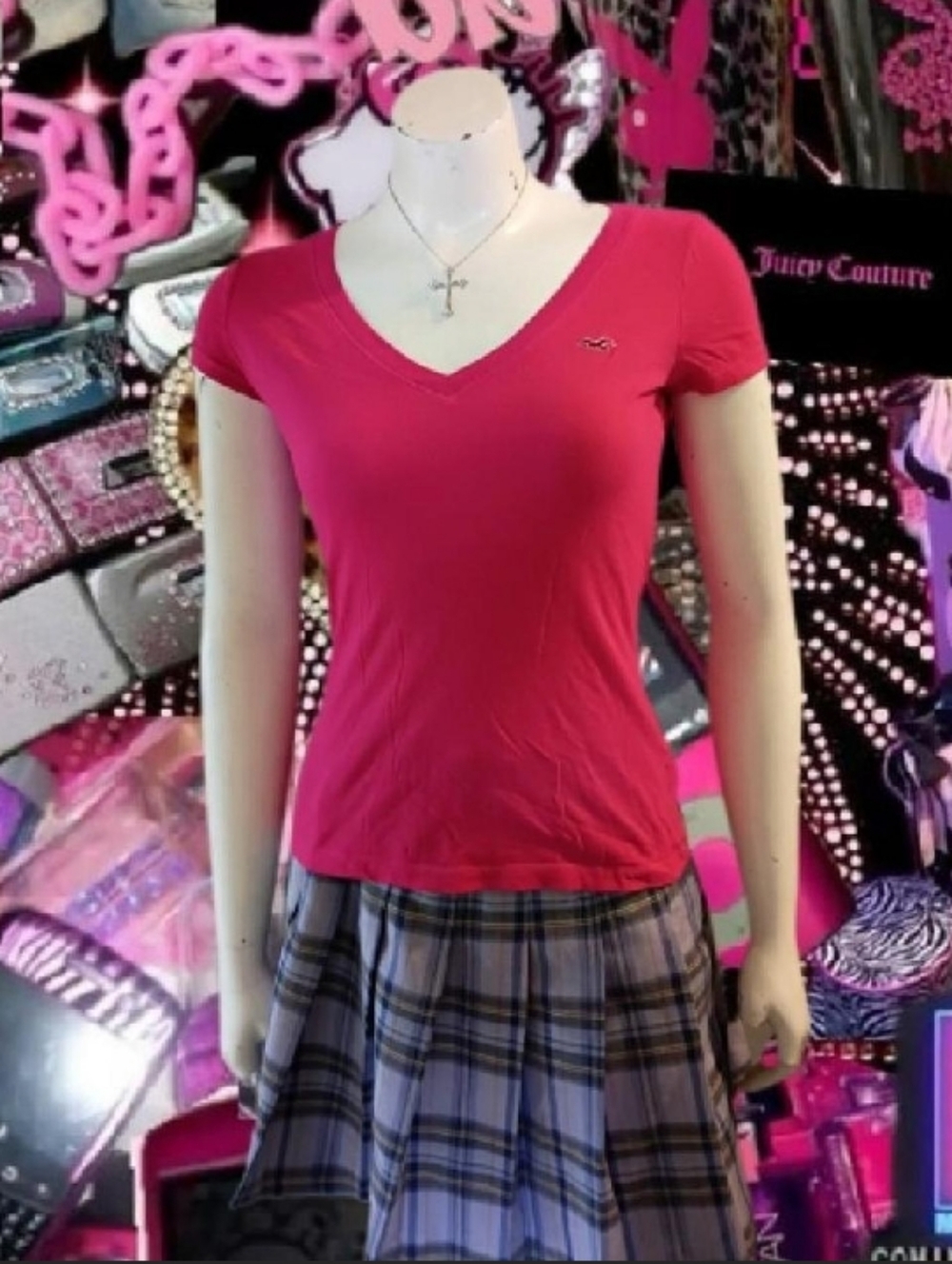 Y2K Hollister Women's Sz XS V-Neck Short Sleeve Tee in Hot Pink